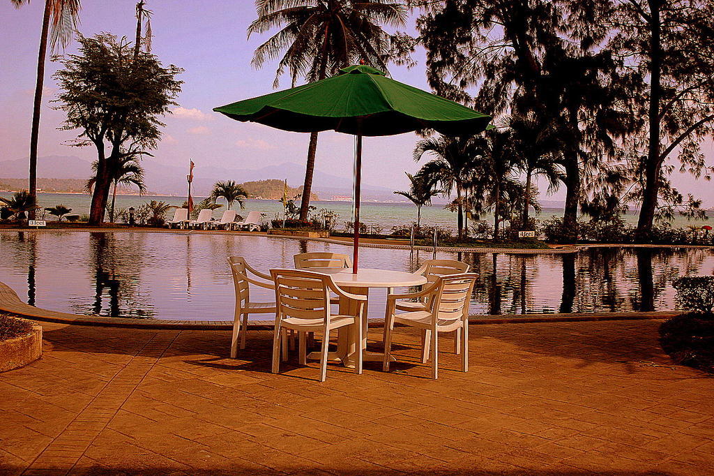 Club Morocco Resort And Country Club Subic Bagian luar foto