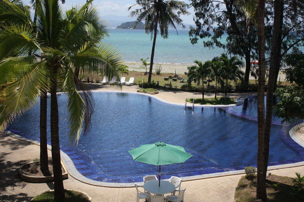 Club Morocco Resort And Country Club Subic Bagian luar foto