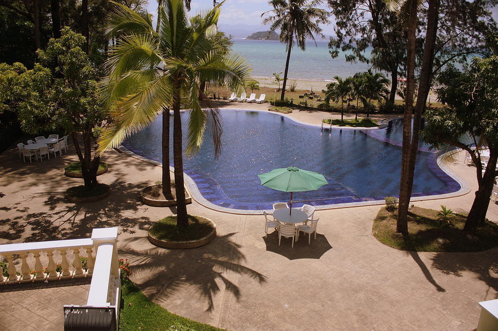 Club Morocco Resort And Country Club Subic Bagian luar foto