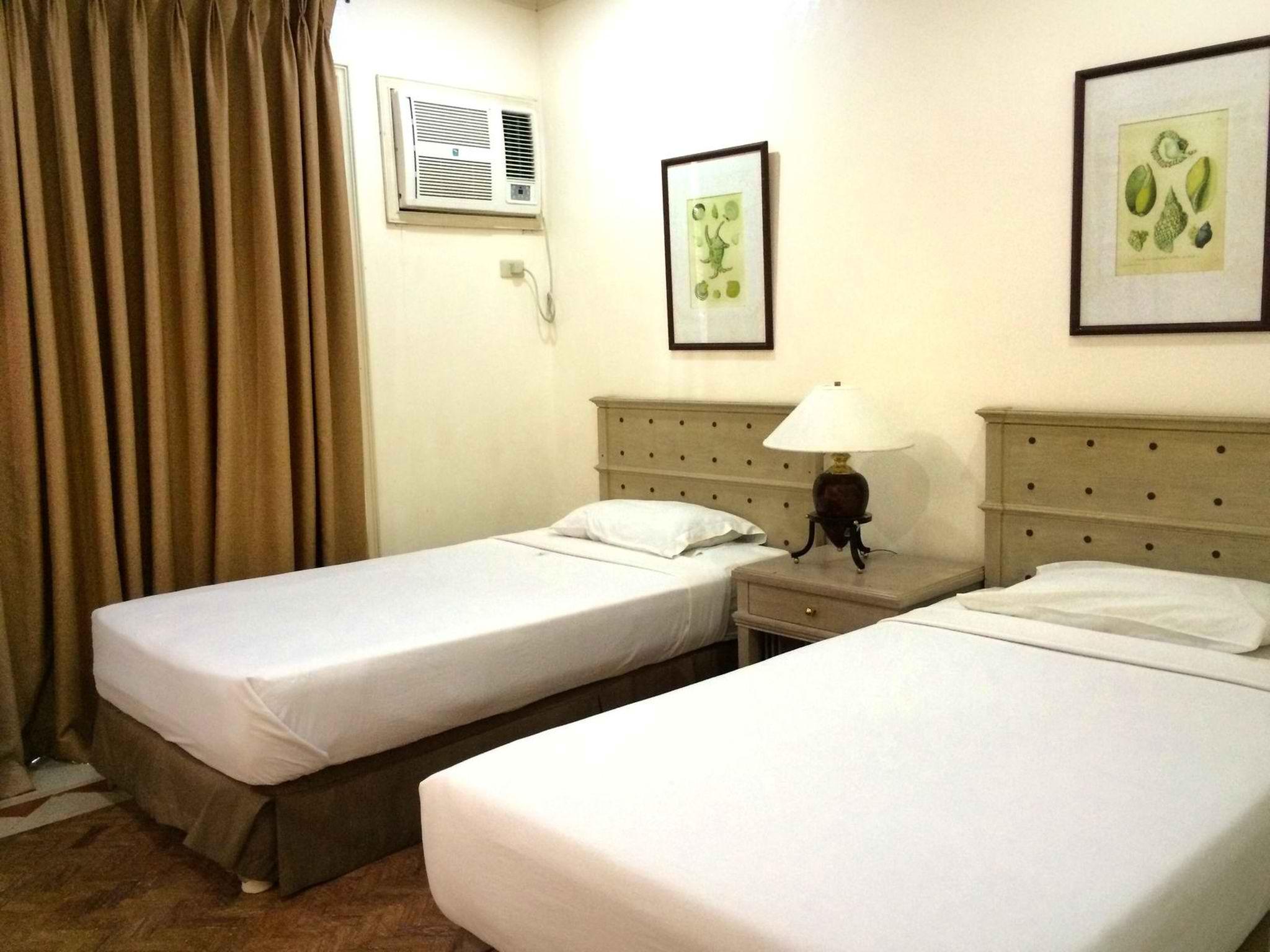 Club Morocco Resort And Country Club Subic Bagian luar foto