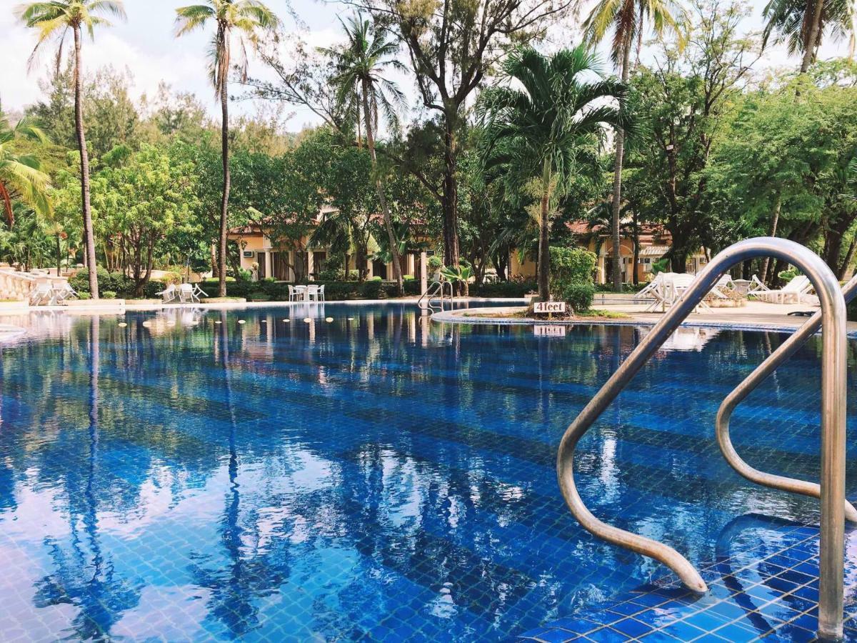 Club Morocco Resort And Country Club Subic Bagian luar foto