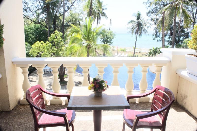 Club Morocco Resort And Country Club Subic Bagian luar foto